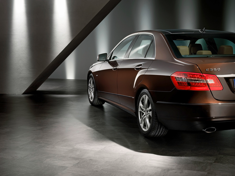 Illustration for article titled 2010 Mercedes E-Class: Mega Gallery